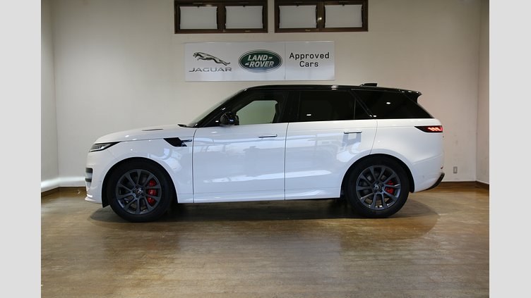 2023 認定中古車 Land Rover Range Rover Sport フジホワイト 3.0リッター6気筒300PSターボチャージドディーゼルMHEV（オートマチック） DYNAMIC SE