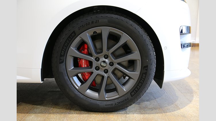 2023 認定中古車 Land Rover Range Rover Sport フジホワイト 3.0リッター6気筒300PSターボチャージドディーゼルMHEV（オートマチック） DYNAMIC SE