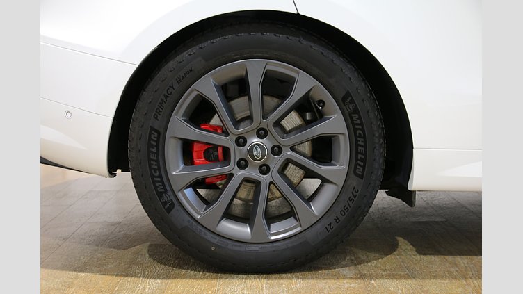 2023 認定中古車 Land Rover Range Rover Sport フジホワイト 3.0リッター6気筒300PSターボチャージドディーゼルMHEV（オートマチック） DYNAMIC SE