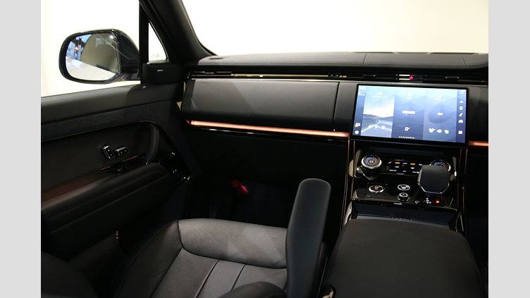 2023 認定中古車 Land Rover Range Rover Sport フジホワイト 3.0リッター6気筒300PSターボチャージドディーゼルMHEV（オートマチック） DYNAMIC SE