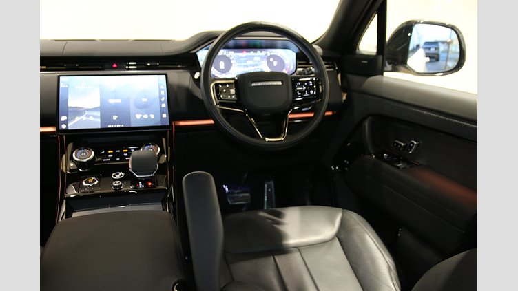 2023 認定中古車 Land Rover Range Rover Sport フジホワイト 3.0リッター6気筒300PSターボチャージドディーゼルMHEV（オートマチック） DYNAMIC SE