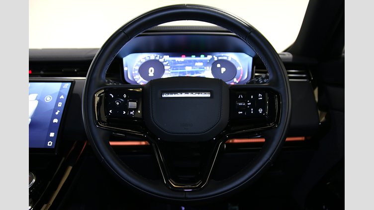 2023 認定中古車 Land Rover Range Rover Sport フジホワイト 3.0リッター6気筒300PSターボチャージドディーゼルMHEV（オートマチック） DYNAMIC SE