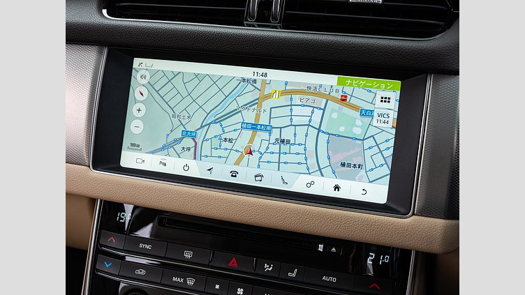 2016 認定中古車 Jaguar XF Fuji White 2.0diesel プレステージ
