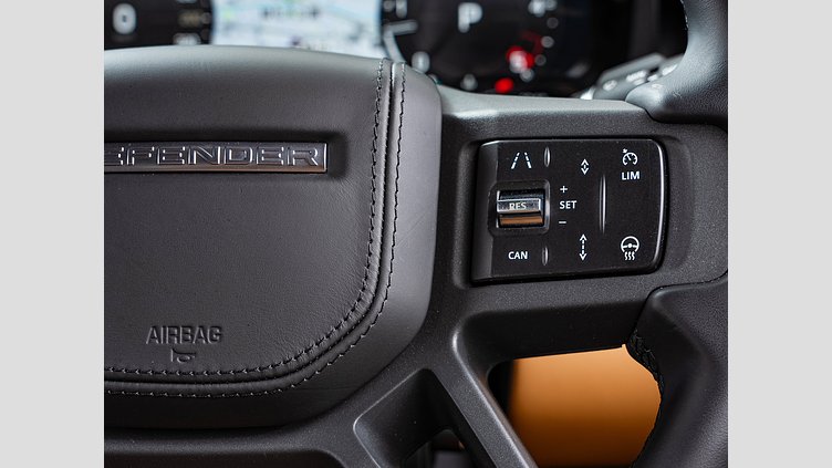 2022 認定中古車 Land Rover Defender 110 サントリーニブラック D300 AWD（AT） X-DYNAMIC HSE D300 エアサスペンション