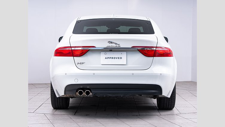 2016 認定中古車 Jaguar XF Fuji White 2.0diesel プレステージ