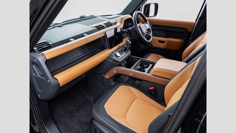 2022 認定中古車 Land Rover Defender 110 サントリーニブラック D300 AWD（AT） X-DYNAMIC HSE D300 エアサスペンション
