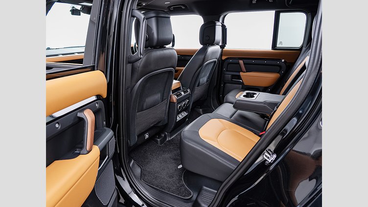 2022 認定中古車 Land Rover Defender 110 サントリーニブラック D300 AWD（AT） X-DYNAMIC HSE D300 エアサスペンション