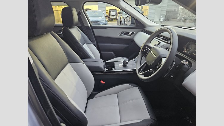 2024 認定中古車 Land Rover Range Rover Velar ハクバシルバー P400eプラグインハイブリッド（ガソリン） スタンダードホイールベース Dynamic SE