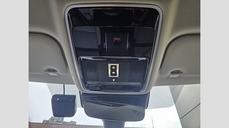 2024 認定中古車 Land Rover Range Rover Velar ハクバシルバー P400eプラグインハイブリッド（ガソリン） スタンダードホイールベース Dynamic SE