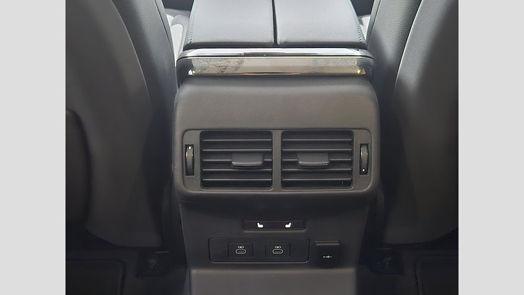 2024 認定中古車 Land Rover Range Rover Velar ハクバシルバー P400eプラグインハイブリッド（ガソリン） スタンダードホイールベース Dynamic SE