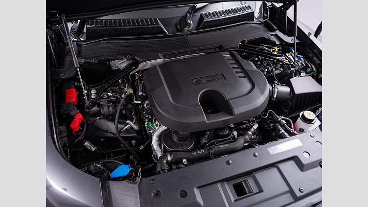 2024 認定中古車 Land Rover Defender 130 カルパチアングレイ D350 ディーゼルマイルドハイブリッド X-Dynamic SE