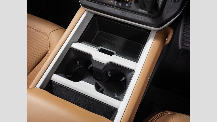 2024 認定中古車 Land Rover Defender 130 カルパチアングレイ D350 ディーゼルマイルドハイブリッド X-Dynamic SE