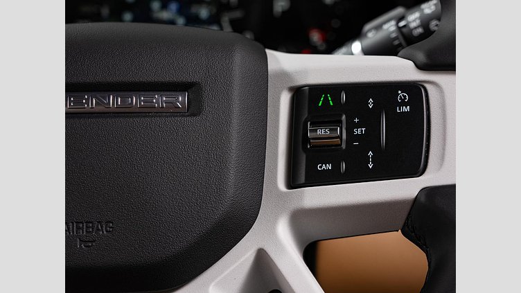 2024 認定中古車 Land Rover Defender 130 カルパチアングレイ D350 ディーゼルマイルドハイブリッド X-Dynamic SE