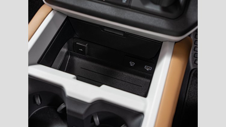 2024 認定中古車 Land Rover Defender 130 カルパチアングレイ D350 ディーゼルマイルドハイブリッド X-Dynamic SE