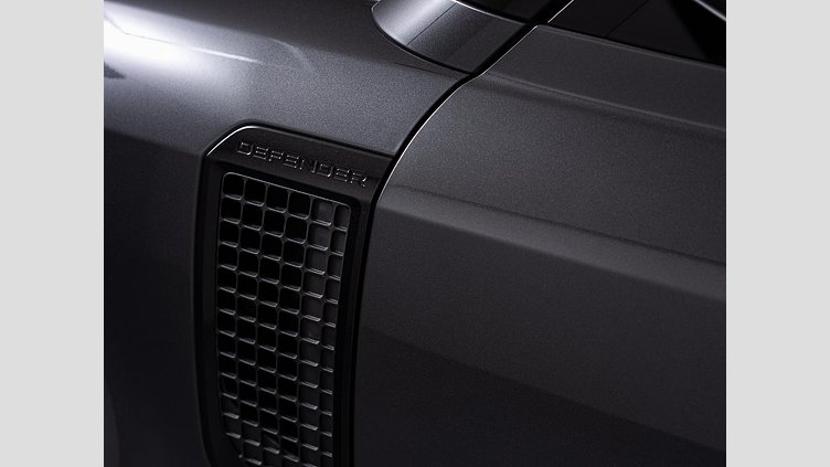 2024 認定中古車 Land Rover Defender 130 カルパチアングレイ D350 ディーゼルマイルドハイブリッド X-Dynamic SE