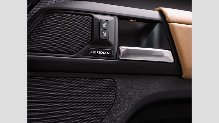 2024 認定中古車 Land Rover Defender 130 カルパチアングレイ D350 ディーゼルマイルドハイブリッド X-Dynamic SE