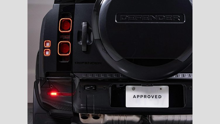 2024 認定中古車 Land Rover Defender 130 カルパチアングレイ D350 ディーゼルマイルドハイブリッド X-Dynamic SE