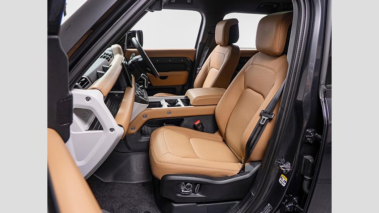 2024 認定中古車 Land Rover Defender 130 カルパチアングレイ D350 ディーゼルマイルドハイブリッド X-Dynamic SE