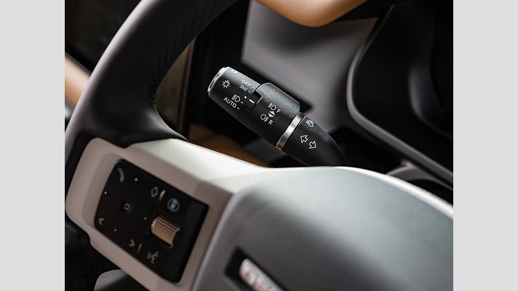 2024 認定中古車 Land Rover Defender 130 カルパチアングレイ D350 ディーゼルマイルドハイブリッド X-Dynamic SE