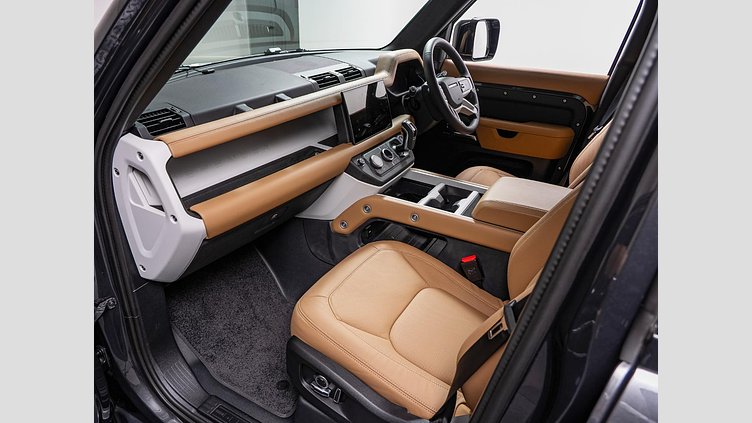 2024 認定中古車 Land Rover Defender 130 カルパチアングレイ D350 ディーゼルマイルドハイブリッド X-Dynamic SE