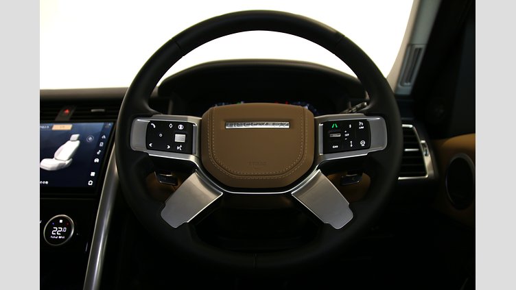 2024 認定中古車 Land Rover Discovery カルパチアングレイ D350マイルドハイブリッド（ディーゼル） Metropolitan Edition