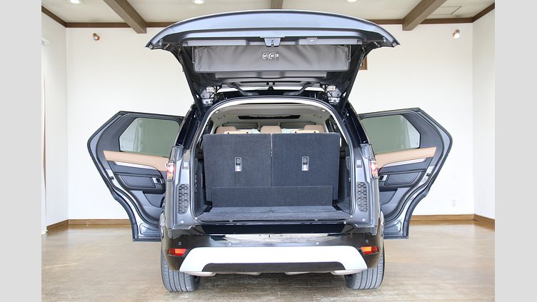 2024 認定中古車 Land Rover Discovery カルパチアングレイ D350マイルドハイブリッド（ディーゼル） Metropolitan Edition