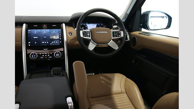 2024 認定中古車 Land Rover Discovery カルパチアングレイ D350マイルドハイブリッド（ディーゼル） Metropolitan Edition