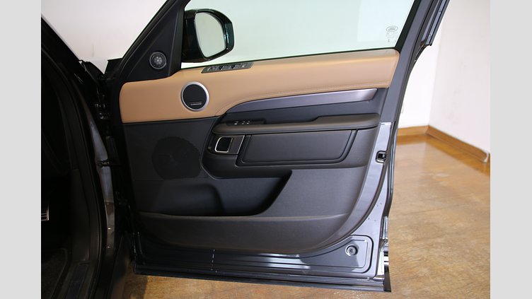 2024 認定中古車 Land Rover Discovery カルパチアングレイ D350マイルドハイブリッド（ディーゼル） Metropolitan Edition