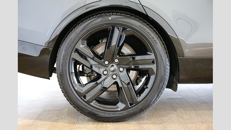 2024 認定中古車 Land Rover Discovery カルパチアングレイ D350マイルドハイブリッド（ディーゼル） Metropolitan Edition