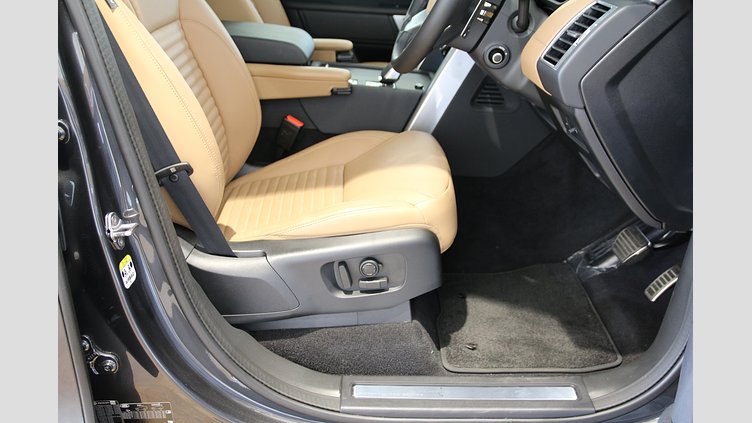 2024 認定中古車 Land Rover Discovery カルパチアングレイ D350マイルドハイブリッド（ディーゼル） Metropolitan Edition