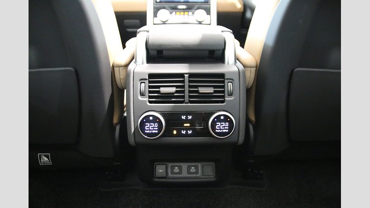 2024 認定中古車 Land Rover Discovery カルパチアングレイ D350マイルドハイブリッド（ディーゼル） Metropolitan Edition