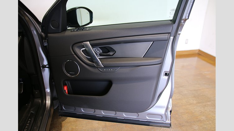 2024 認定中古車 Land Rover Discovery Sport アイガーグレイ D200マイルドハイブリッド（ディーゼル） DYNAMIC SE