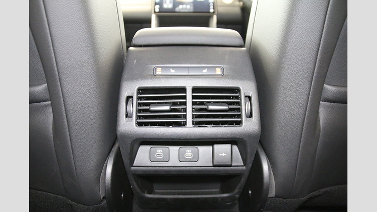 2024 認定中古車 Land Rover Discovery Sport アイガーグレイ D200マイルドハイブリッド（ディーゼル） DYNAMIC SE