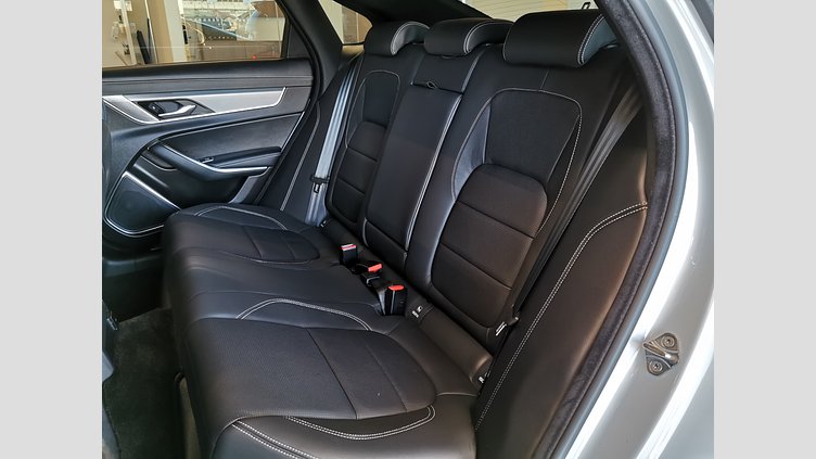 2023 認定中古車 Jaguar XF フジホワイト P250 RWD （オートマチック） SALOON R-DYNAMIC SE