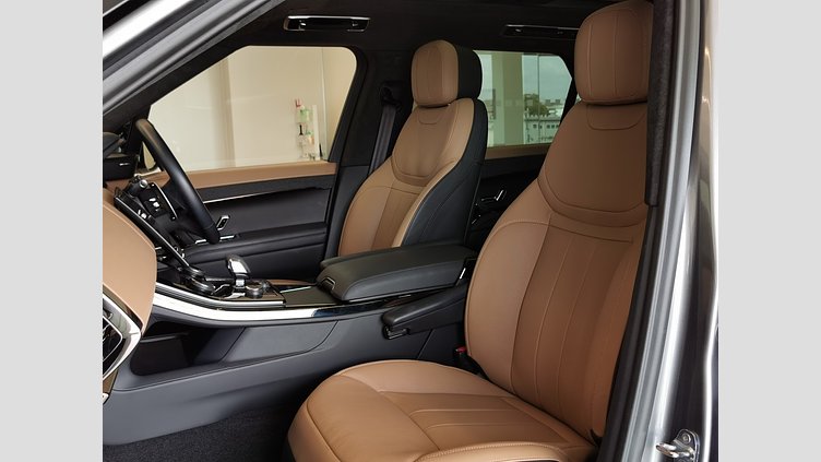 2023 認定中古車 Land Rover Range Rover Sport アイガーグレイ 3.0リッター6気筒300PSターボチャージドディーゼルMHEV（オートマチック） AUTOBIOGRAPHY