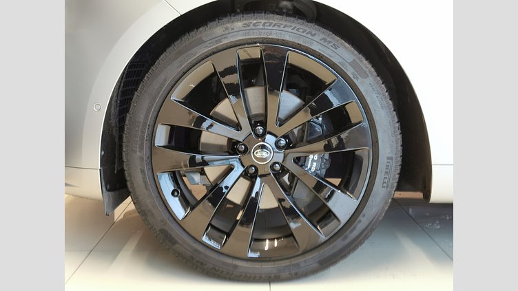2024 認定中古車 Land Rover Range Rover Sport フラックスシルバー - サテンフィニッシュ D300マイルドハイブリッド スタンダードホイールベース Autobiography