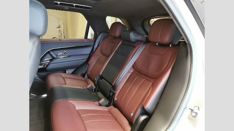 2024 認定中古車 Land Rover Range Rover Sport フラックスシルバー - サテンフィニッシュ D300マイルドハイブリッド スタンダードホイールベース Autobiography