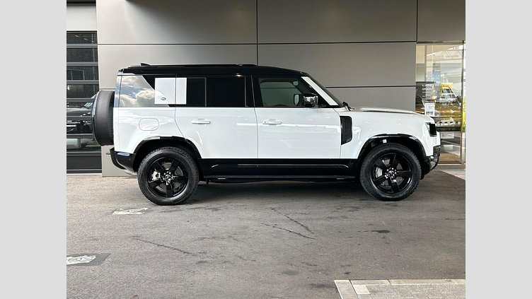 2023 認定中古車 Land Rover Defender 110 フジホワイト D300 AWD（AT） X-DYNAMIC HSE