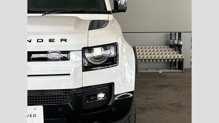 2023 認定中古車 Land Rover Defender 110 フジホワイト D300 AWD（AT） X-DYNAMIC HSE
