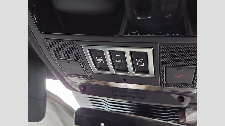 2024 認定中古車 Land Rover Discovery カルパチアングレイ D350マイルドハイブリッド（ディーゼル） S