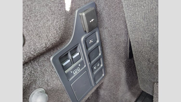 2024 認定中古車 Land Rover Discovery カルパチアングレイ D350マイルドハイブリッド（ディーゼル） S