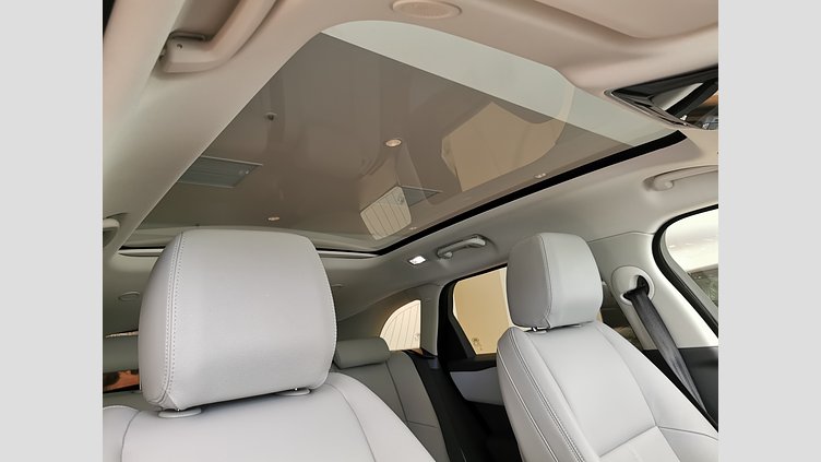 2024 認定中古車 Land Rover Range Rover Velar アロイオスグレイ P400eプラグインハイブリッド（ガソリン） スタンダードホイールベース Dynamic SE