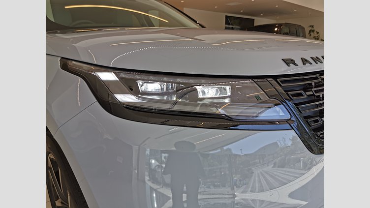 2024 認定中古車 Land Rover Range Rover Velar アロイオスグレイ P400eプラグインハイブリッド（ガソリン） スタンダードホイールベース Dynamic SE