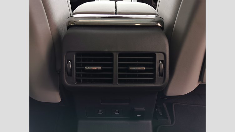 2024 認定中古車 Land Rover Range Rover Velar アロイオスグレイ P400eプラグインハイブリッド（ガソリン） スタンダードホイールベース Dynamic SE