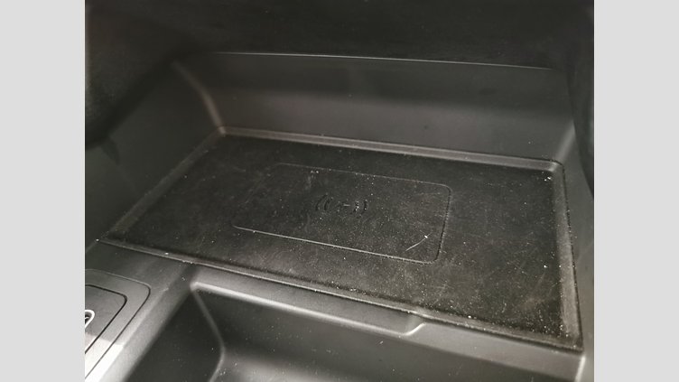 2024 認定中古車 Land Rover Range Rover Velar アロイオスグレイ P400eプラグインハイブリッド（ガソリン） スタンダードホイールベース Dynamic SE