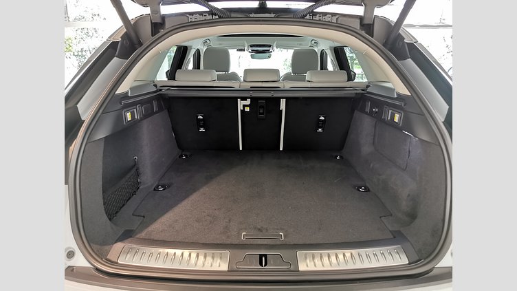 2024 認定中古車 Land Rover Range Rover Velar アロイオスグレイ P400eプラグインハイブリッド（ガソリン） スタンダードホイールベース Dynamic SE