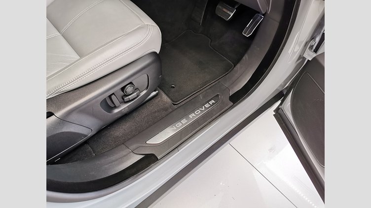 2024 認定中古車 Land Rover Range Rover Velar アロイオスグレイ P400eプラグインハイブリッド（ガソリン） スタンダードホイールベース Dynamic SE