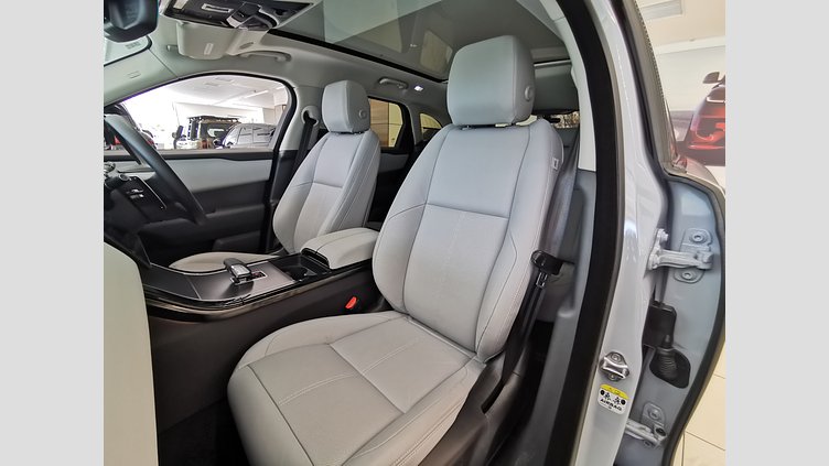 2024 認定中古車 Land Rover Range Rover Velar アロイオスグレイ P400eプラグインハイブリッド（ガソリン） スタンダードホイールベース Dynamic SE