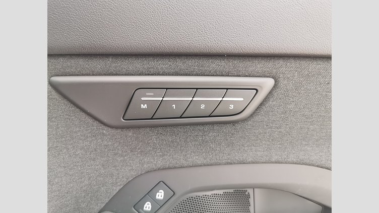 2023 認定中古車 Jaguar E-Pace サントリーニブラック D200 AWD（オートマチック）MHEV R-DYNAMIC HSE