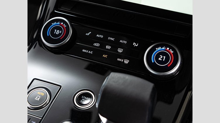 2023 認定中古車 Land Rover Range Rover Sport ジオラグリーン 3.0リッター6気筒400PSターボチャージドガソリンMHEV（オートマチック） FIRST EDITION